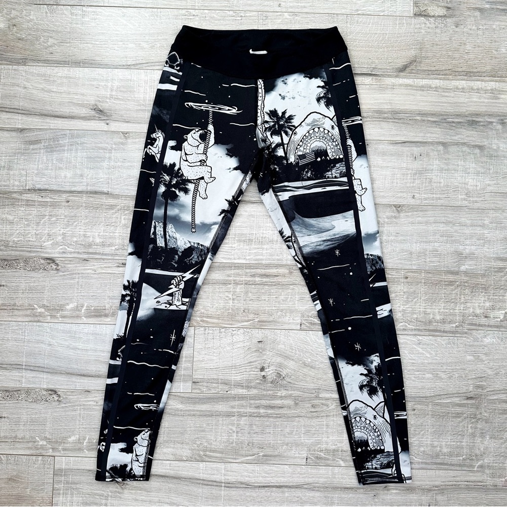 Reebok CrossFit Black White Stretchy Leggings with surfing unicorn shark print S
